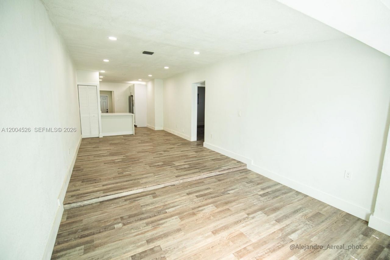 3045 SW 21st St, Miami, FL 33145 Photo