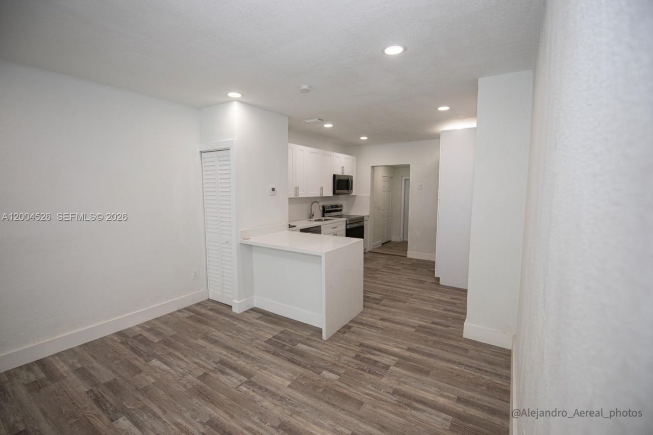 3045 SW 21st St, Miami, FL 33145 Photo