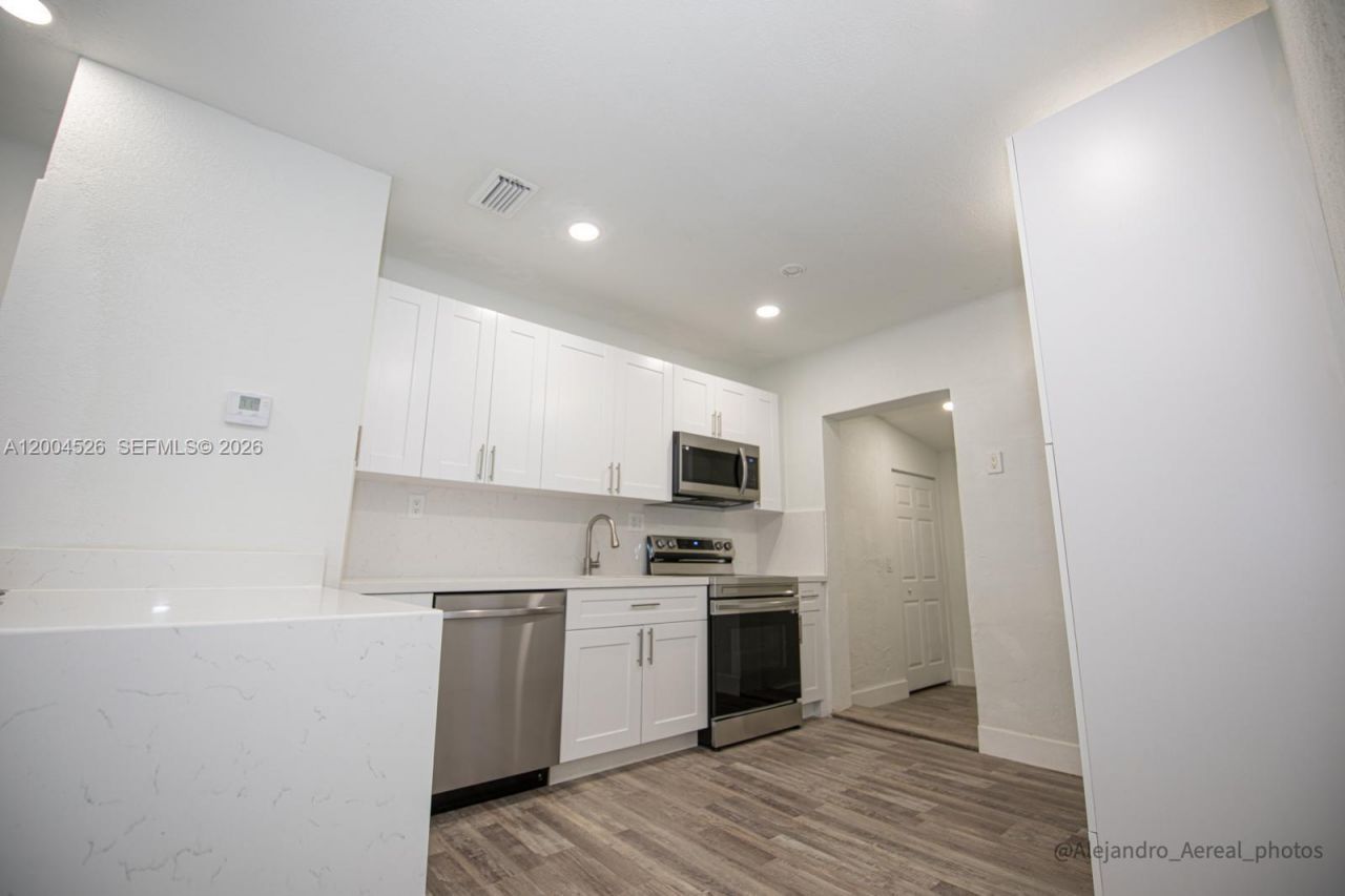 3045 SW 21st St, Miami, FL 33145 Photo