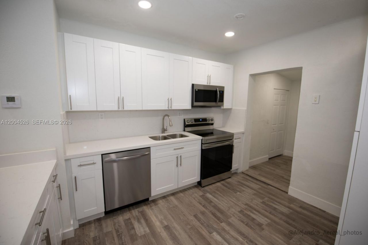 3045 SW 21st St, Miami, FL 33145 Photo