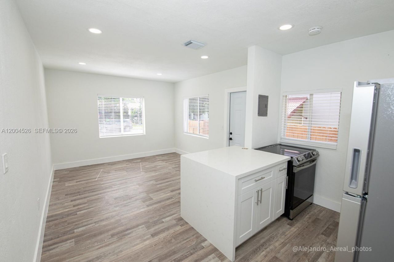 3045 SW 21st St, Miami, FL 33145 Photo