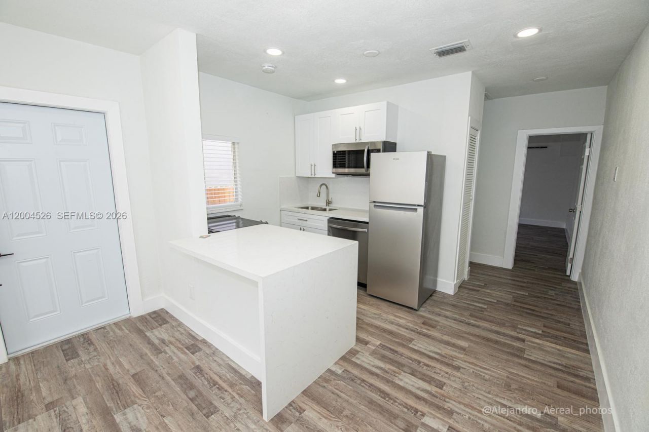 3045 SW 21st St, Miami, FL 33145 Photo