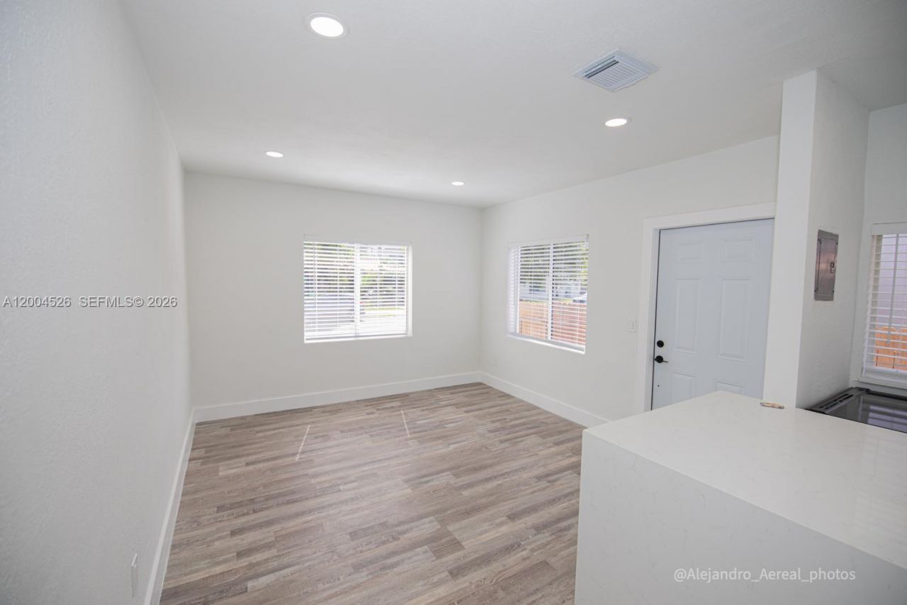 3045 SW 21st St, Miami, FL 33145 Photo