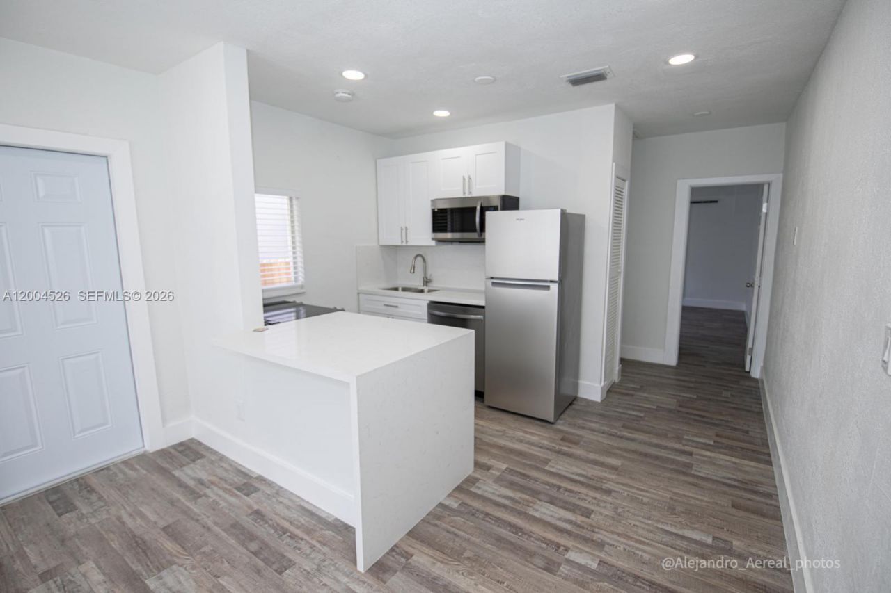 3045 SW 21st St, Miami, FL 33145 Photo