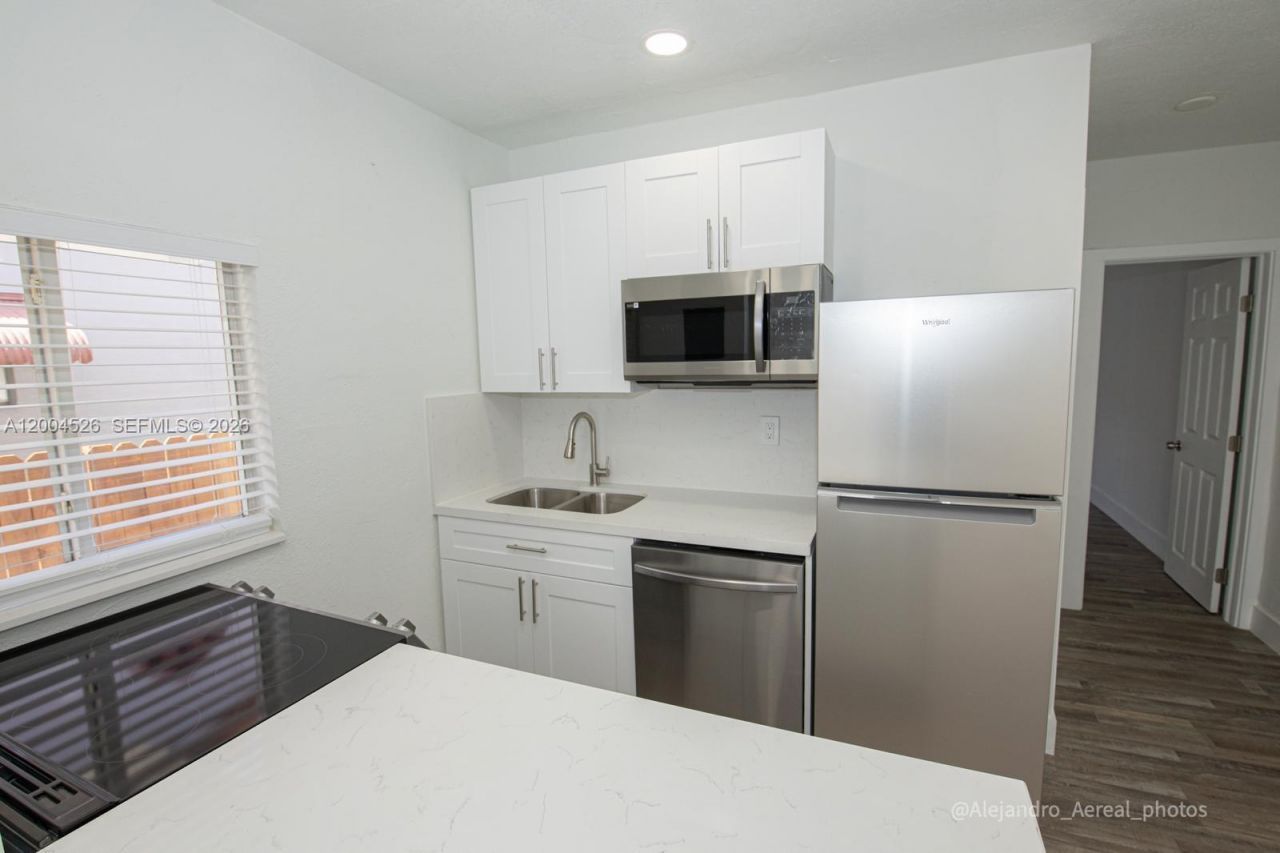 3045 SW 21st St, Miami, FL 33145 Photo