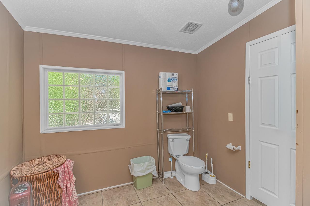 4775 Riverside Dr. Photo 13