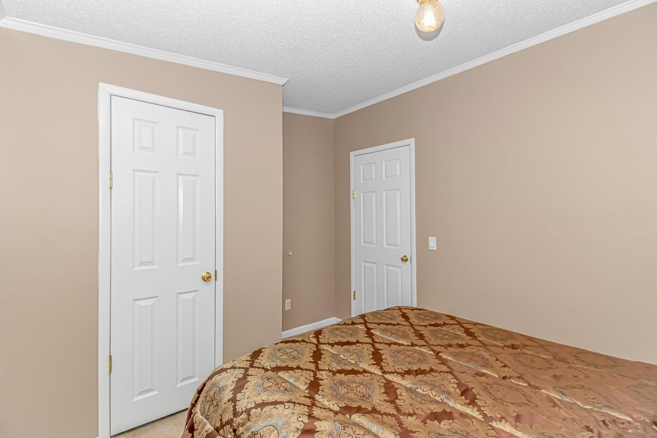 4775 Riverside Dr. Photo 16