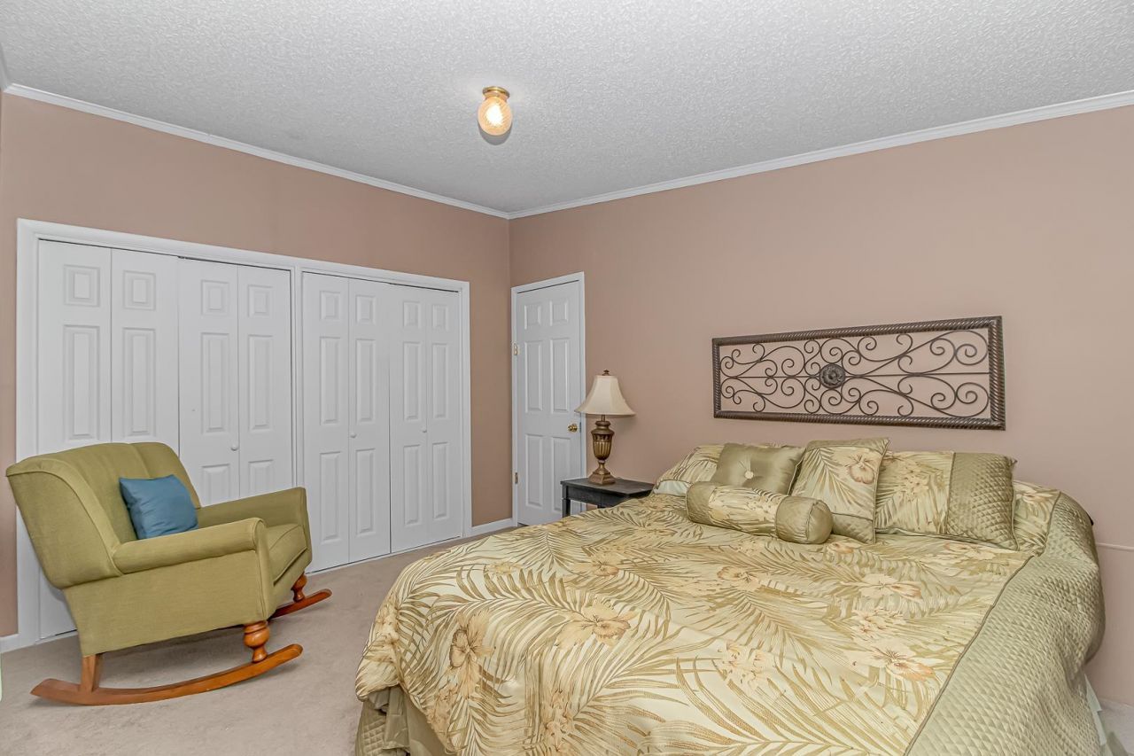 4775 Riverside Dr. Photo 18