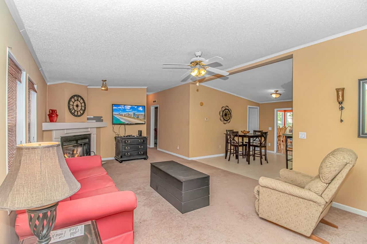 4775 Riverside Dr. Photo 4