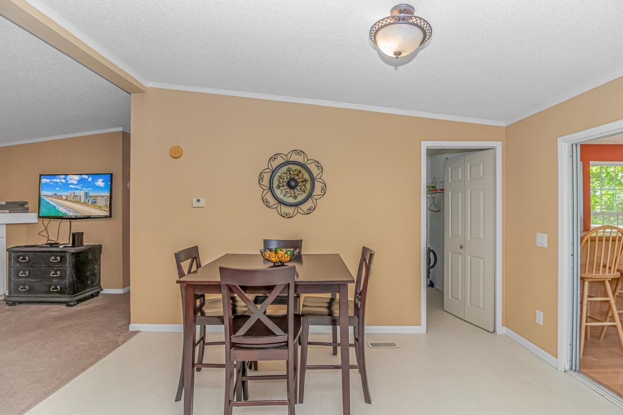 4775 Riverside Dr. Photo 9