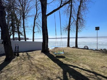 43333 Vista Road, Isle, MN 56342