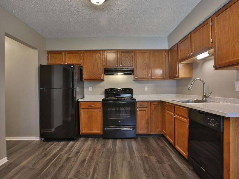 914-916 Tradewind Drive, Westerville, OH 43081 Photo 7