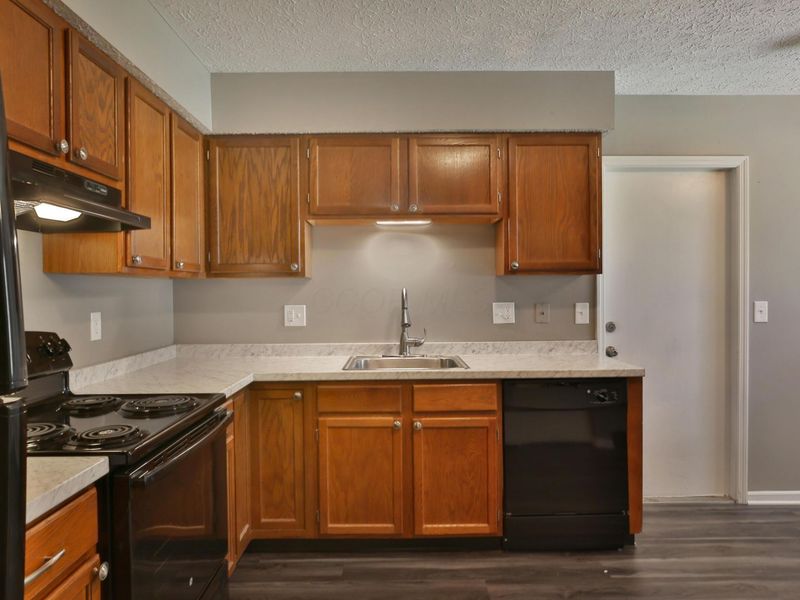 914-916 Tradewind Drive, Westerville, OH 43081 Photo 8