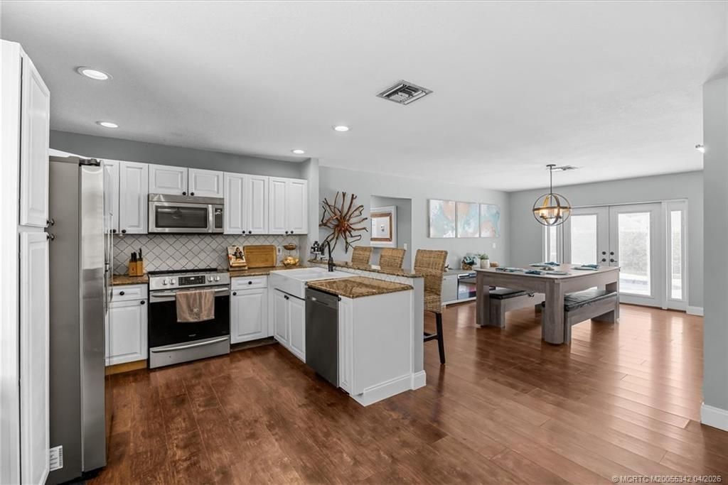 18945 SE Homewood Avenue, Tequesta, FL 33469 Photo