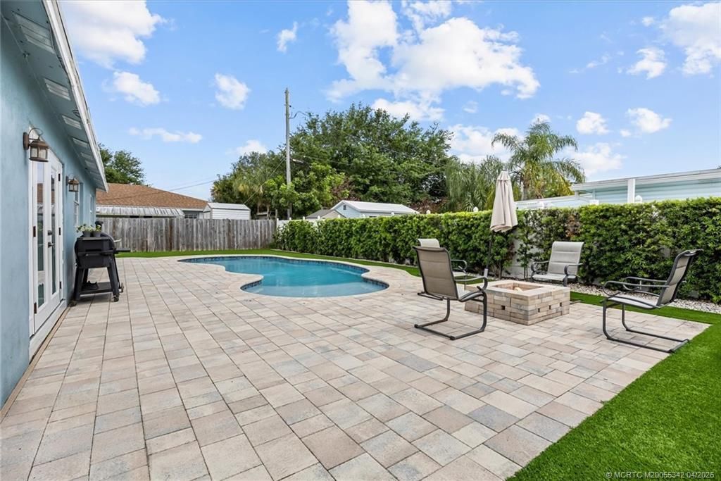 18945 SE Homewood Avenue, Tequesta, FL 33469 Photo