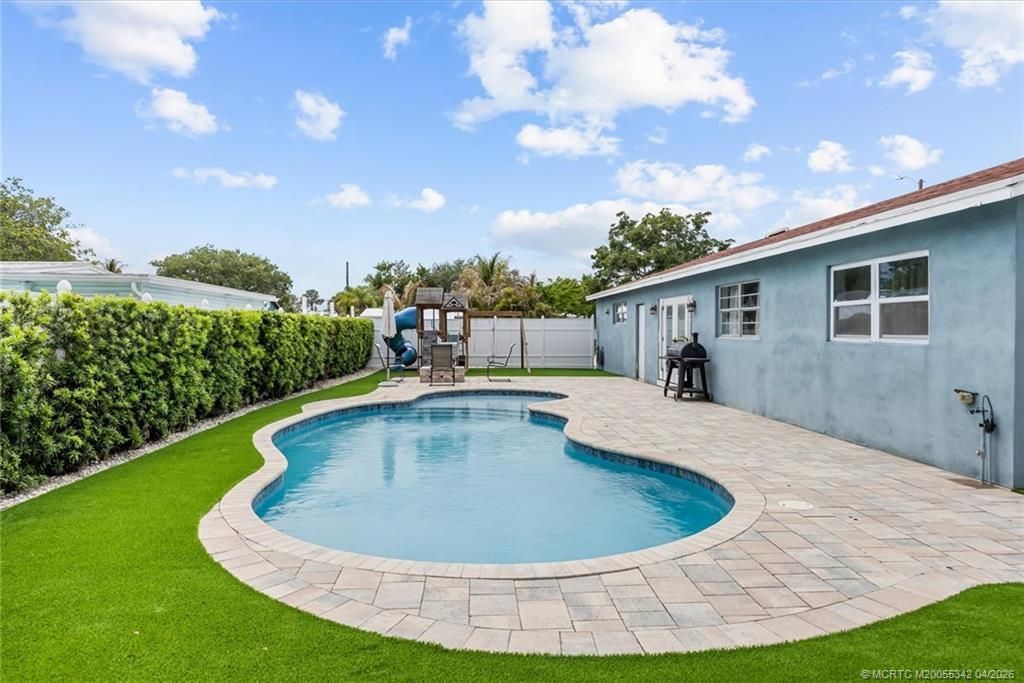 18945 SE Homewood Avenue, Tequesta, FL 33469 Photo