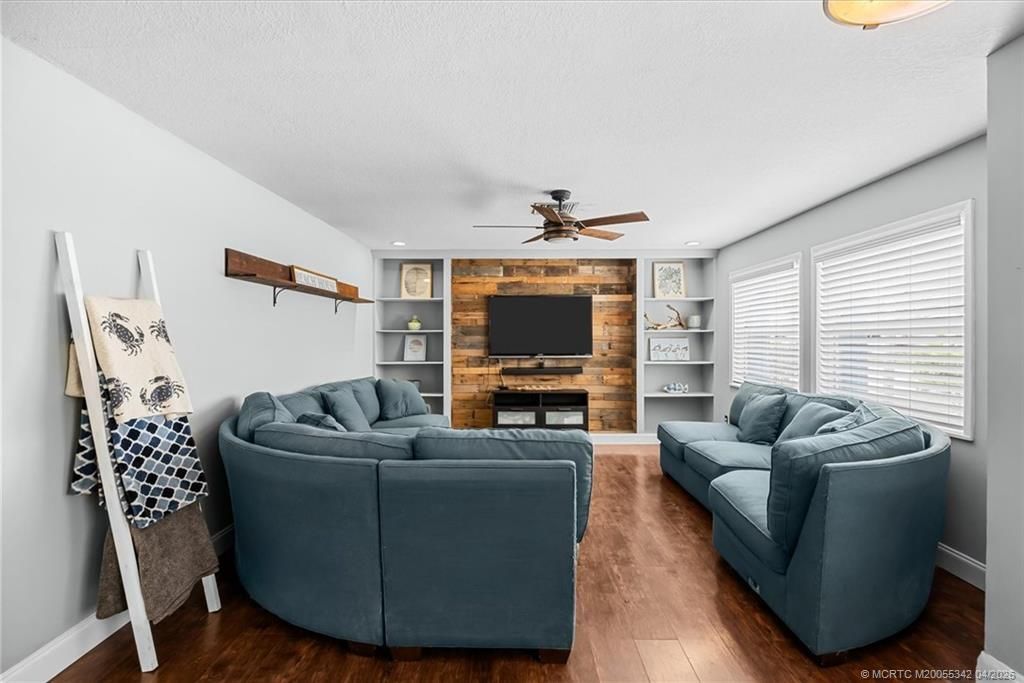 18945 SE Homewood Avenue, Tequesta, FL 33469 Photo