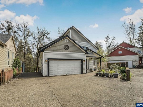 1760 SW Goucher Ct, McMinnville, OR 97128