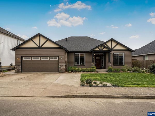 221 E 16th St, Lafayette, OR 97127