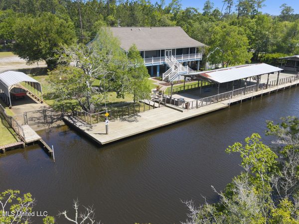 10035 Avenue D , Bay Saint Louis, MS 39520