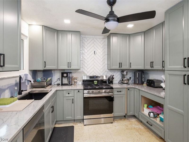 8493 Webster Road, Strongsville, OH 44136 Photo 13