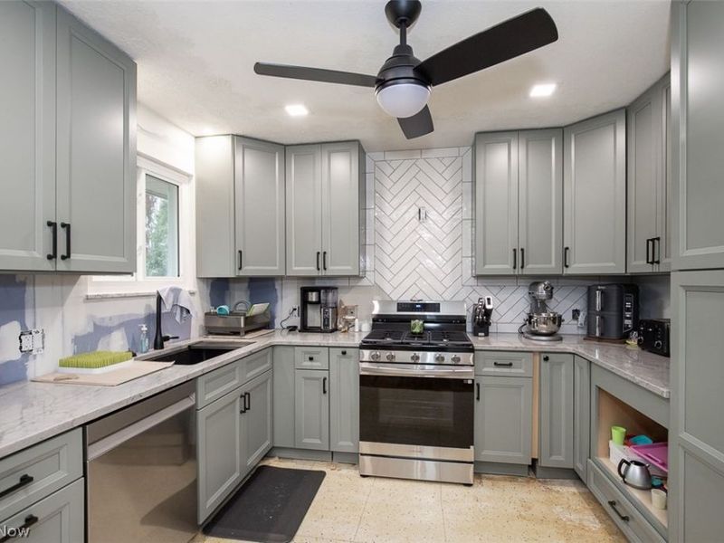 8493 Webster Road, Strongsville, OH 44136 Photo 14