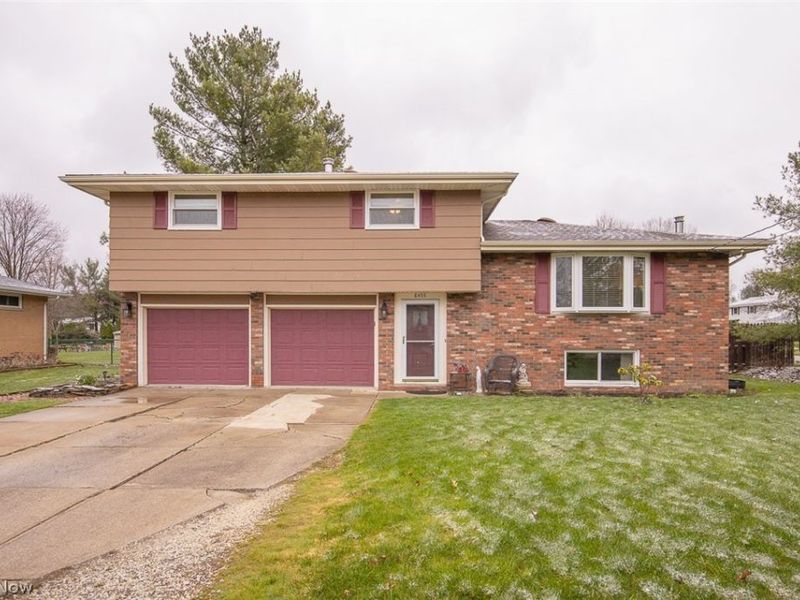 8493 Webster Road, Strongsville, OH 44136 Photo 2