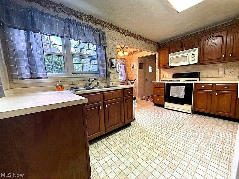 1502 Slusser Road, Akron, OH 44305 Photo 4