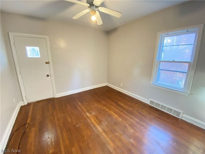 1478 Sherbrook Road, Unit Lower, South Euclid, OH 44121 Photo 9