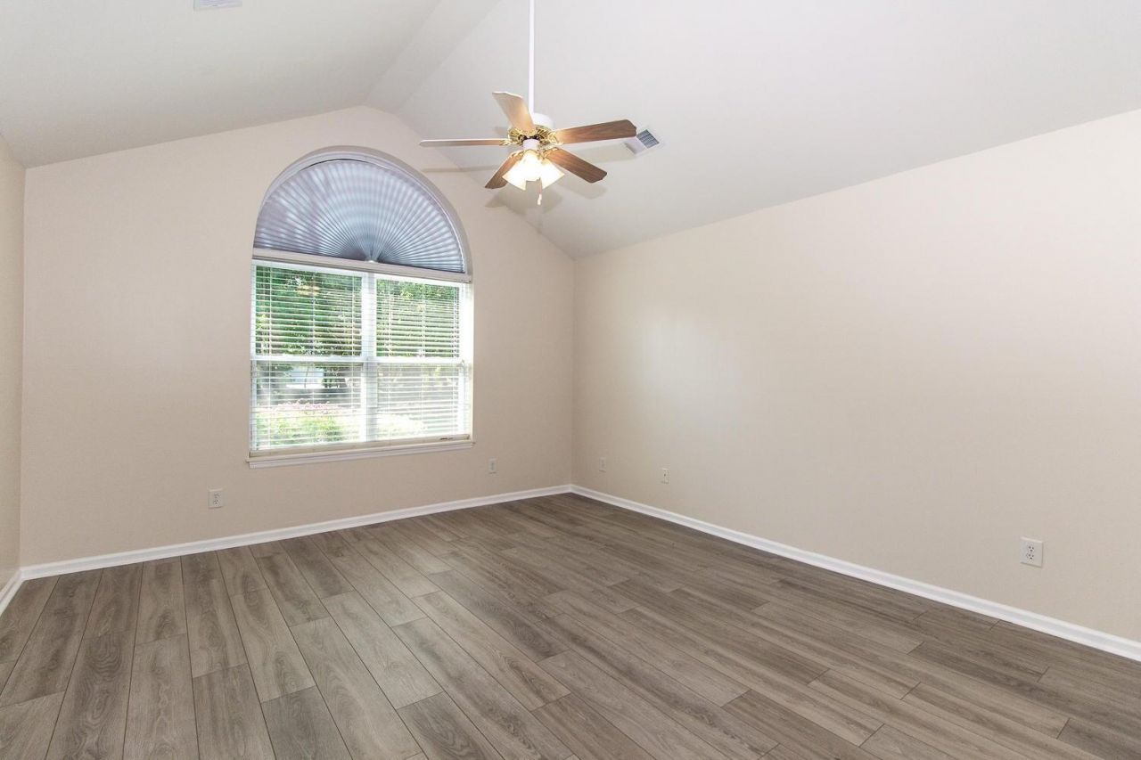 8800 Dorchester Road Photo 4