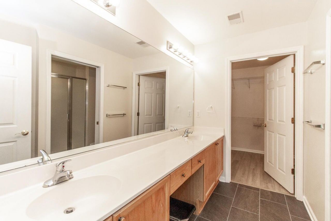 8800 Dorchester Road Photo 6