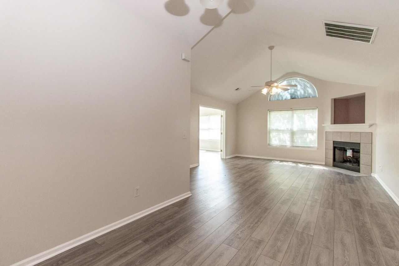 8800 Dorchester Road Photo 8