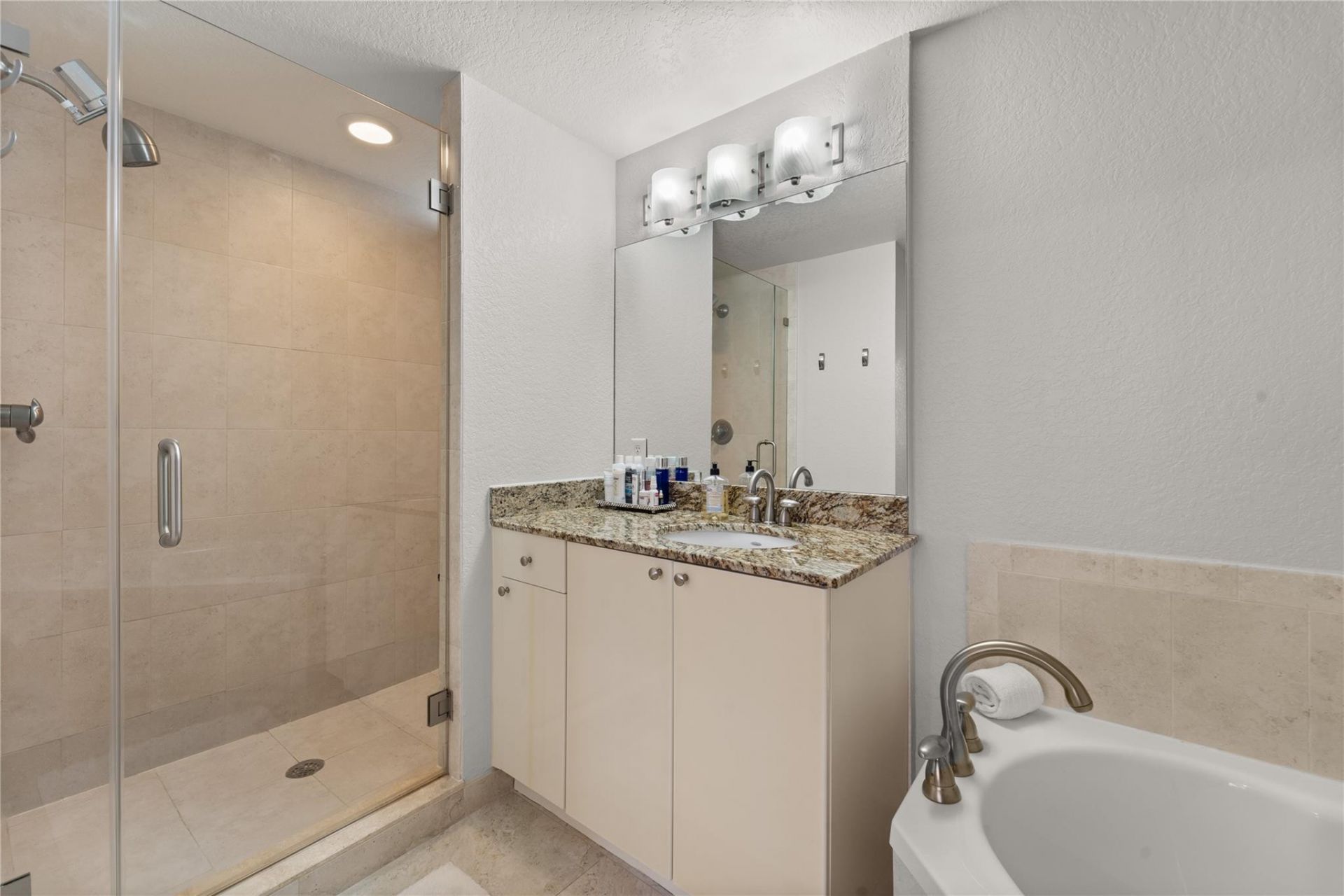 1830 Radius Drive, Unit 303, Hollywood, FL 33020 Photo