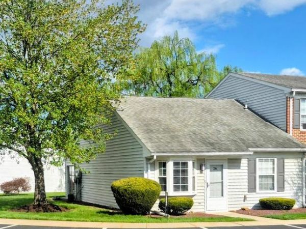 24 SOUTHPOINT DRIVE , MECHANICSBURG, PA 17055