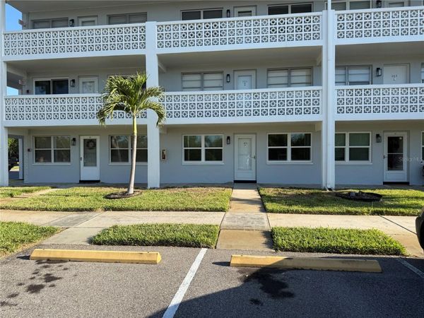 1001 77TH AVENUE N, Unit 102, ST PETERSBURG, FL 33703