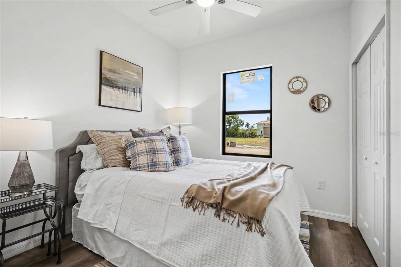 1727 NE 12th Terrace, Cape Coral, FL 33909 Photo