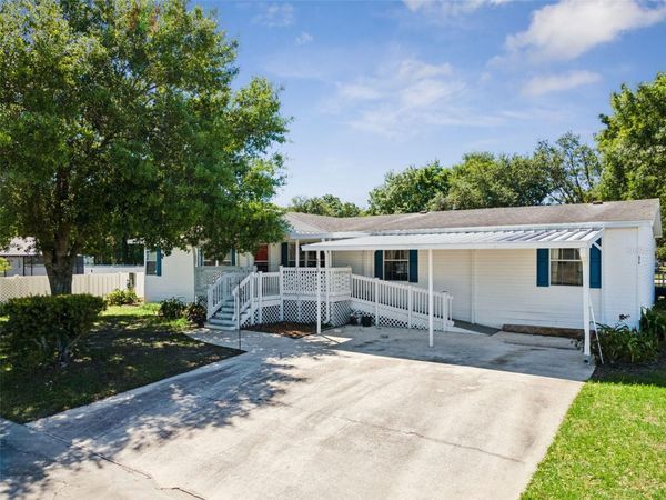 575 LINDSEY DRIVE , LAKELAND, FL 33809