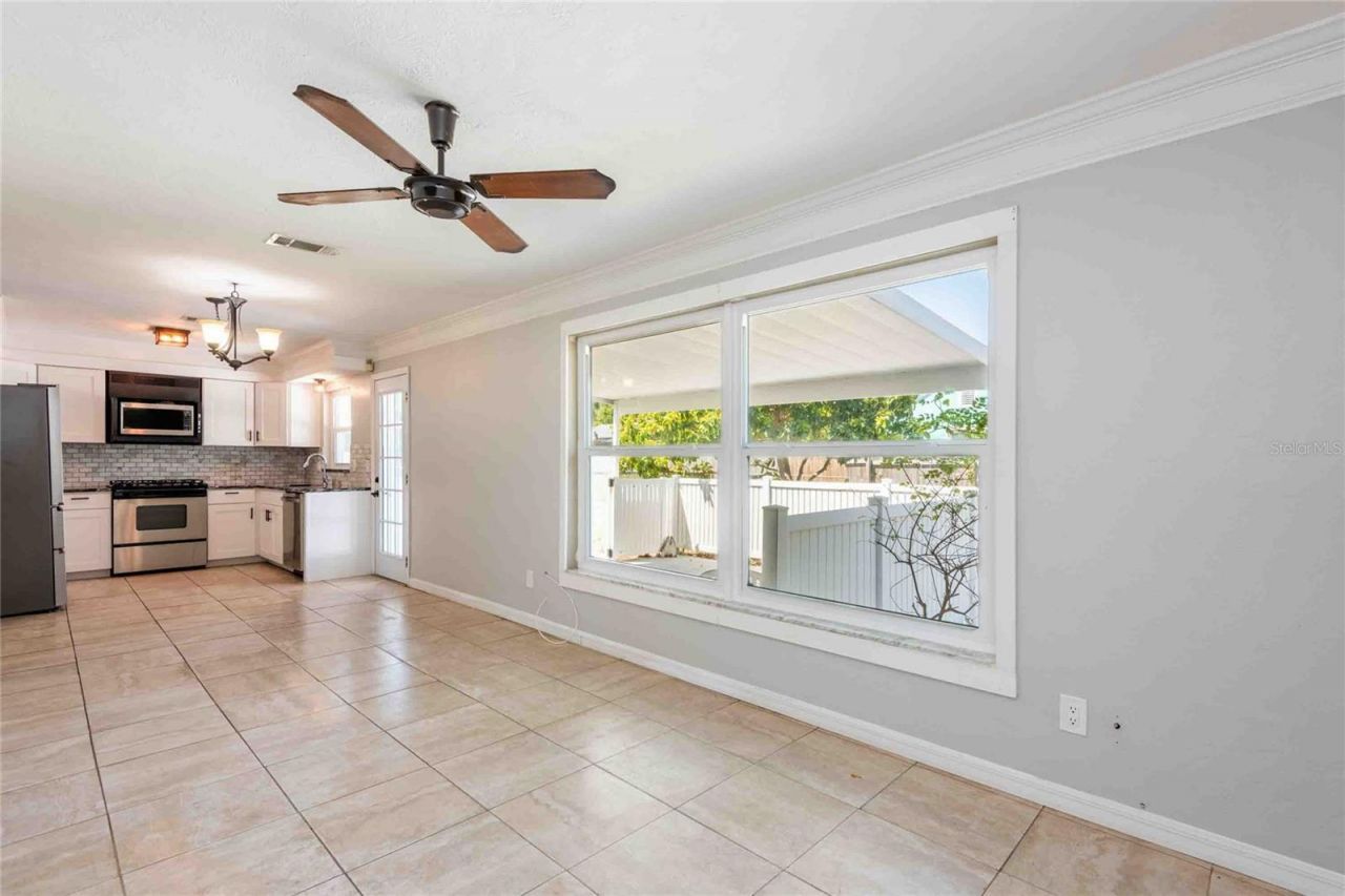 2741 37th Street S, Saint Petersburg, FL 33711 Photo