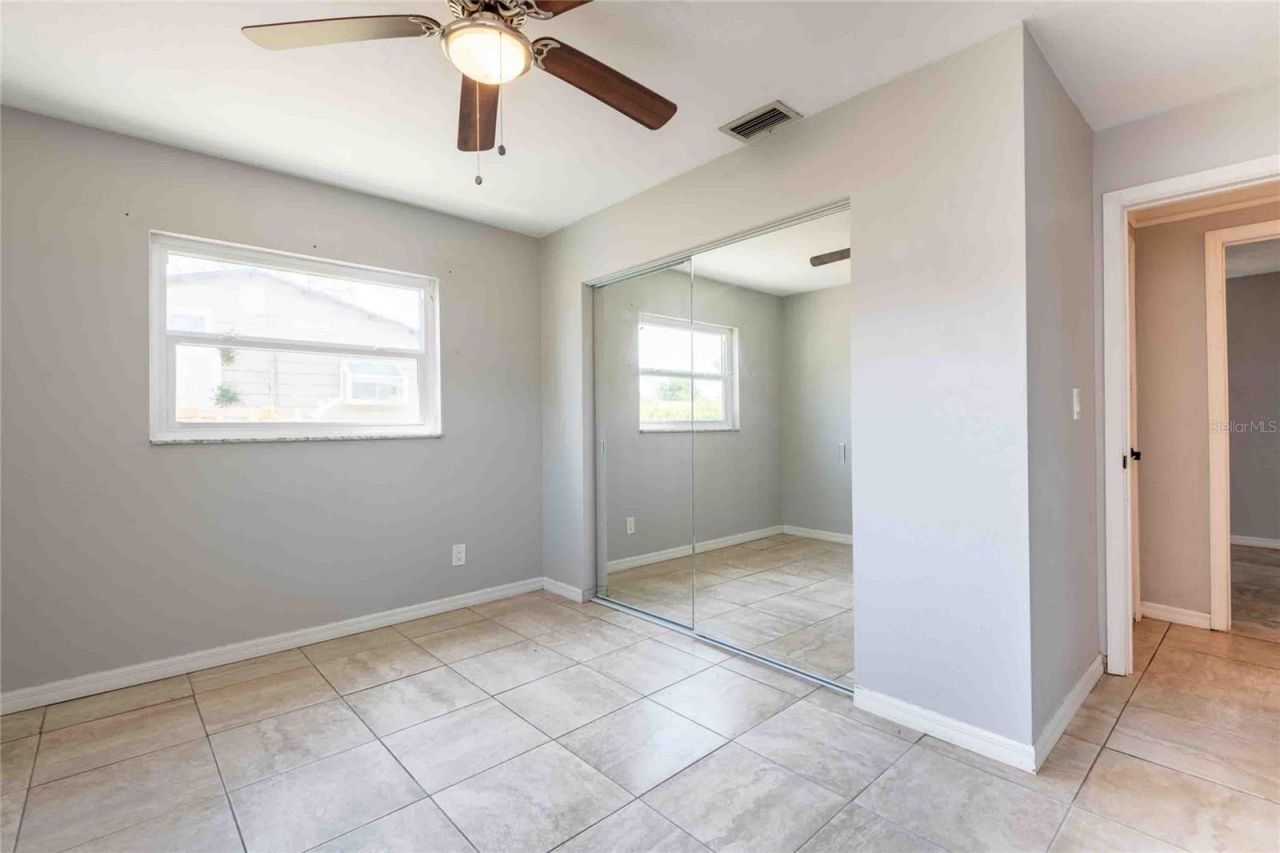 2741 37th Street S, Saint Petersburg, FL 33711 Photo