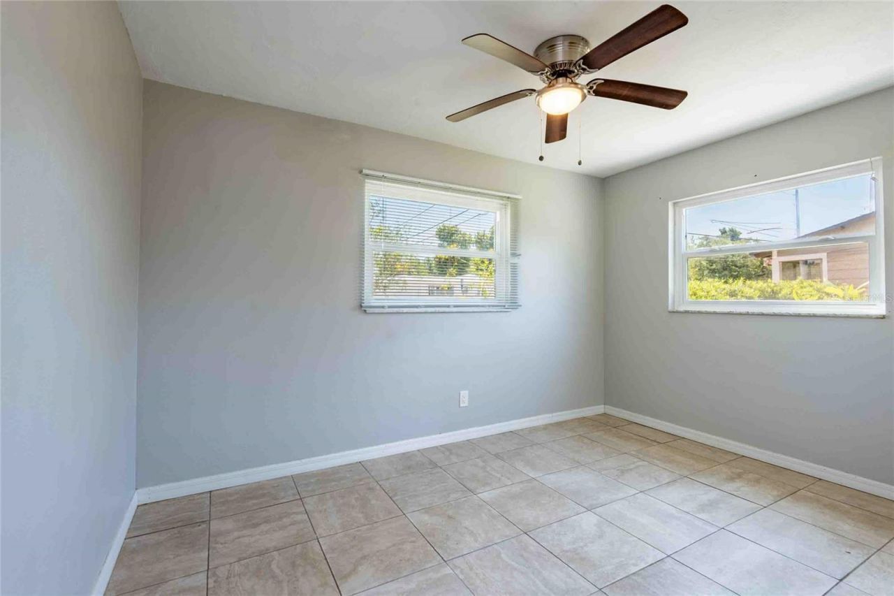 2741 37th Street S, Saint Petersburg, FL 33711 Photo