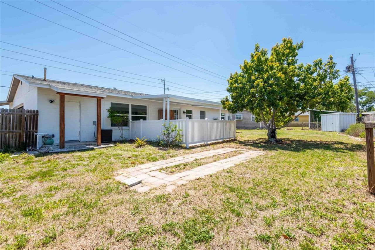 2741 37th Street S, Saint Petersburg, FL 33711 Photo