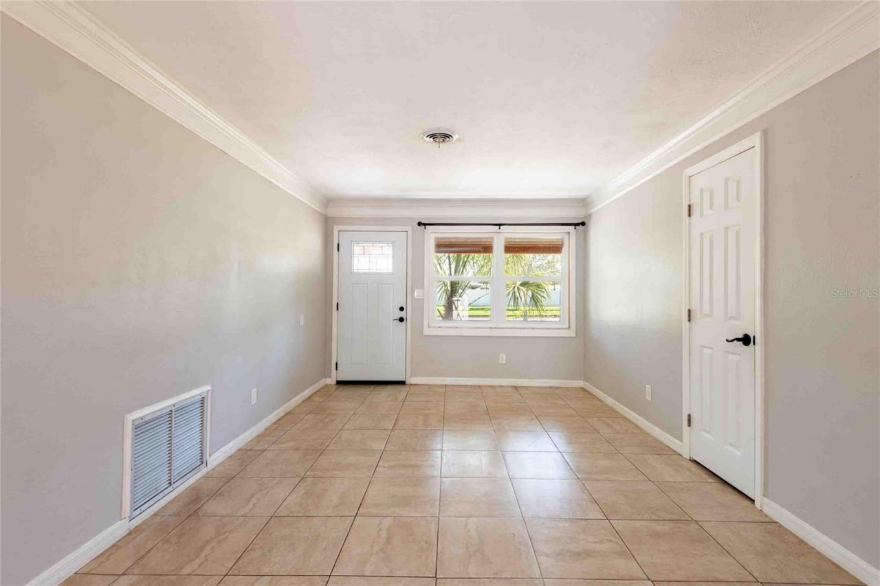 2741 37th Street S, Saint Petersburg, FL 33711 Photo