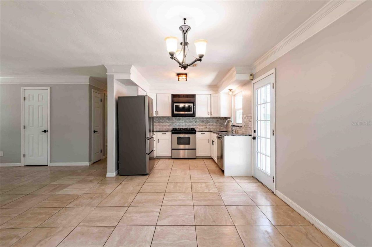 2741 37th Street S, Saint Petersburg, FL 33711 Photo