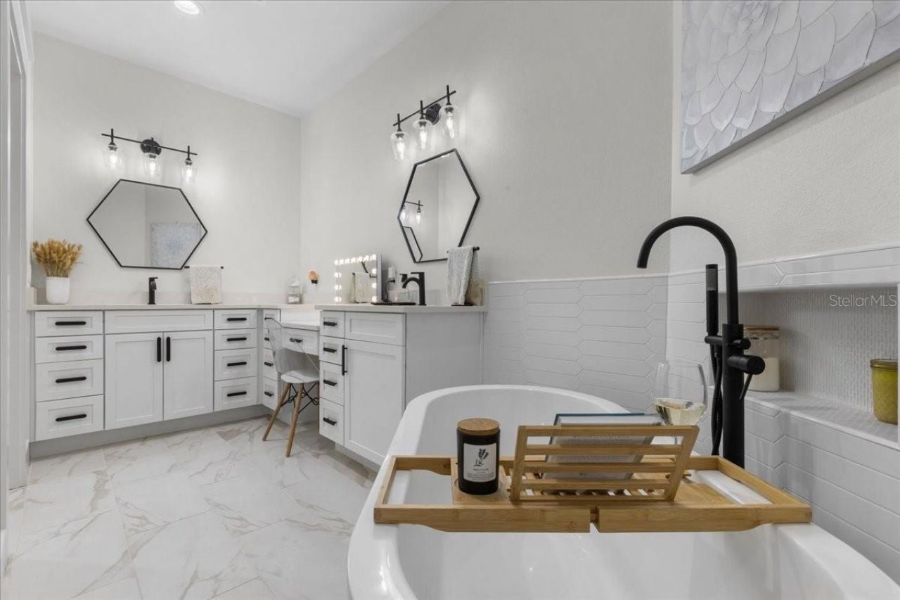 9061 Katherine Way, Fanning Springs, FL 32693 Photo