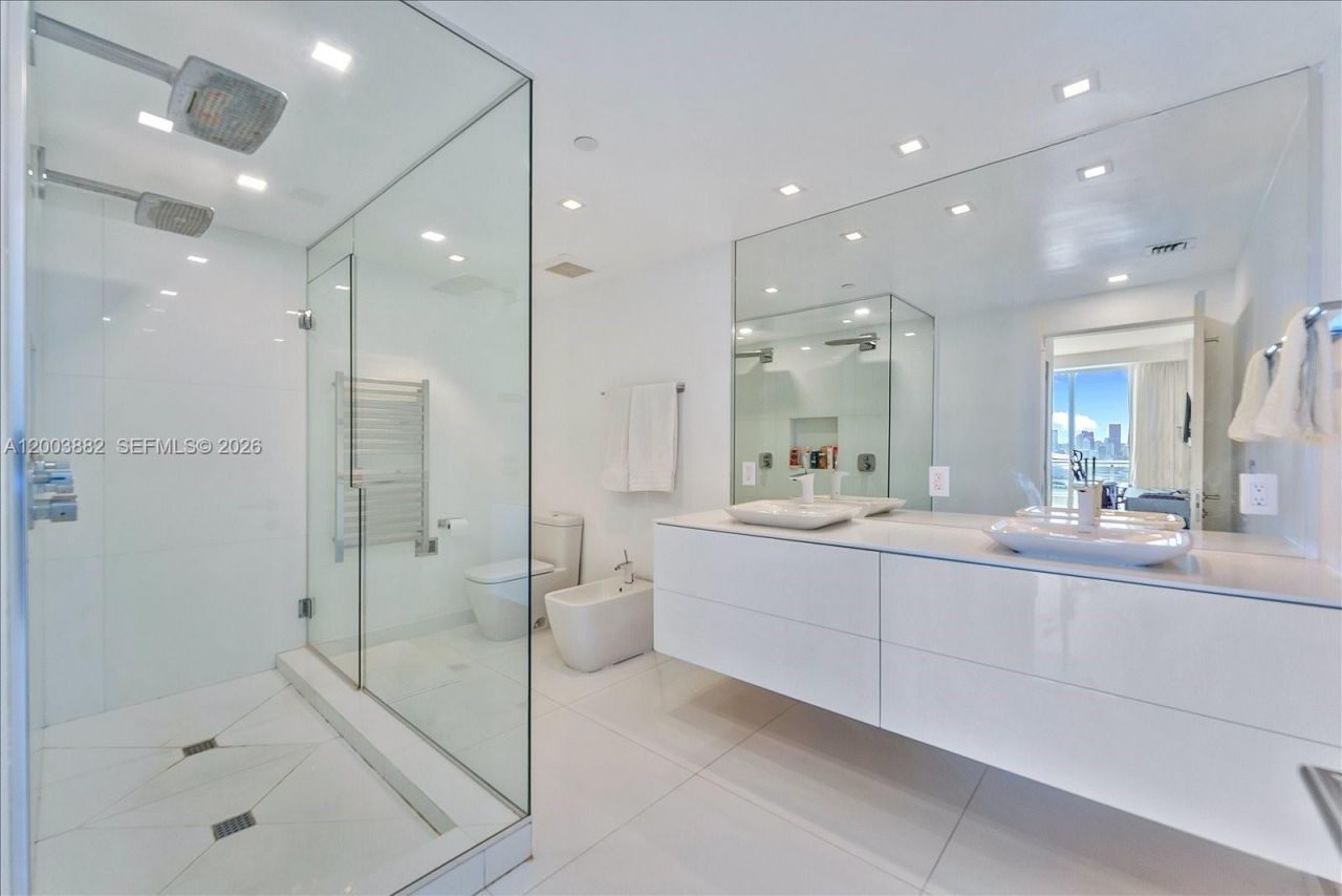 520 West Ave , Unit 2101, Miami Beach, FL 33139 Photo