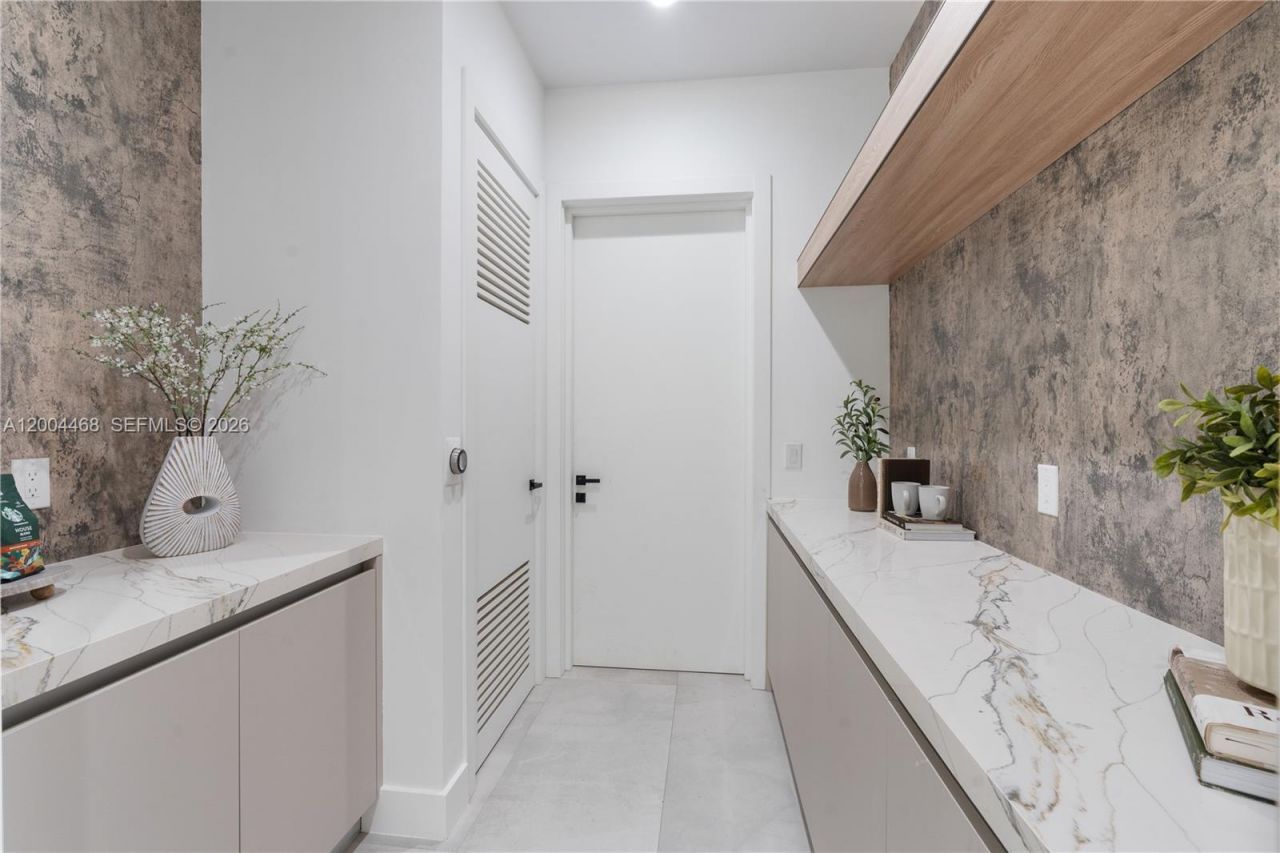 609 NE 8th Ave, Unit B, Fort Lauderdale, FL 33304 Photo