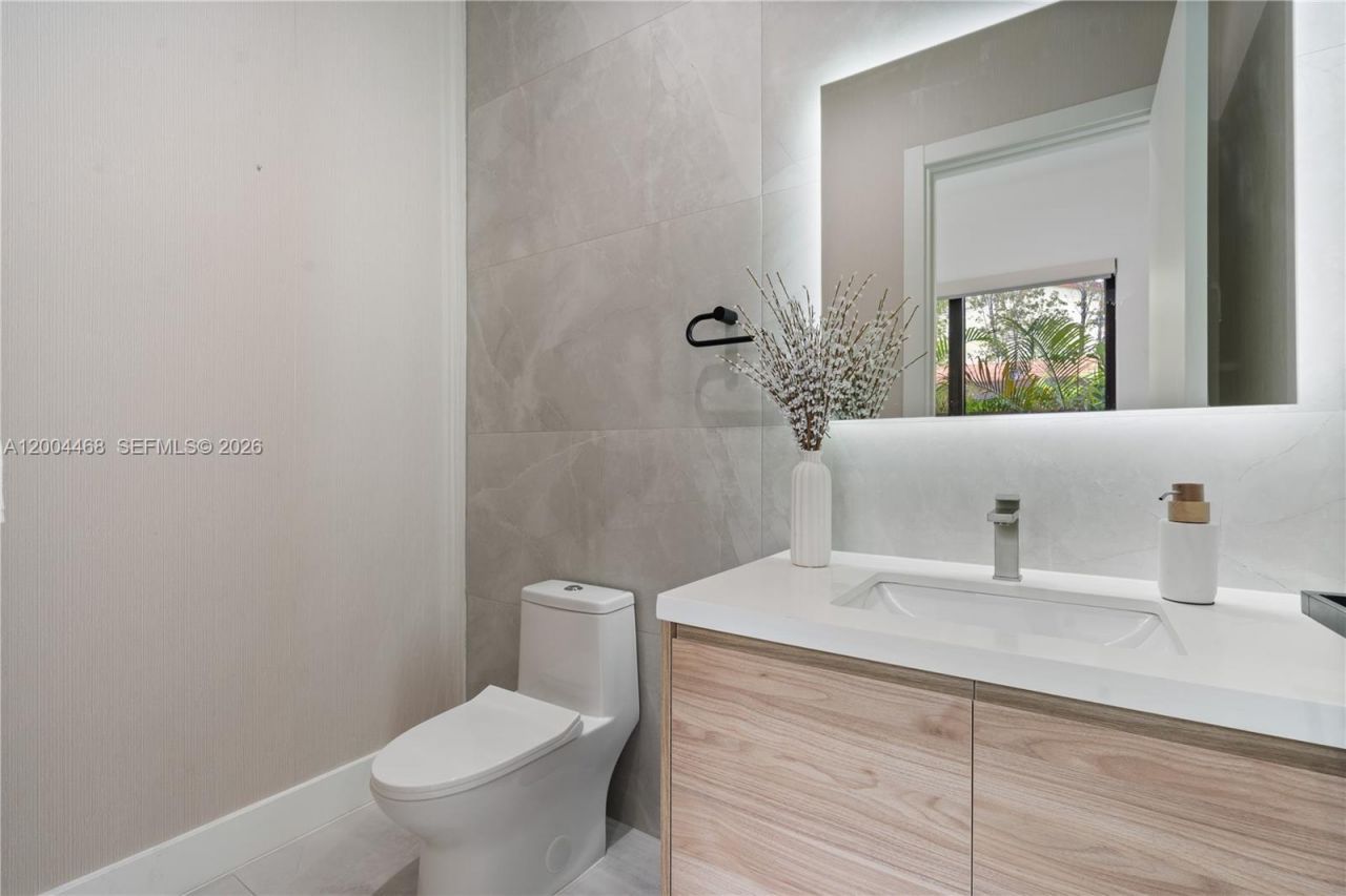 609 NE 8th Ave, Unit B, Fort Lauderdale, FL 33304 Photo
