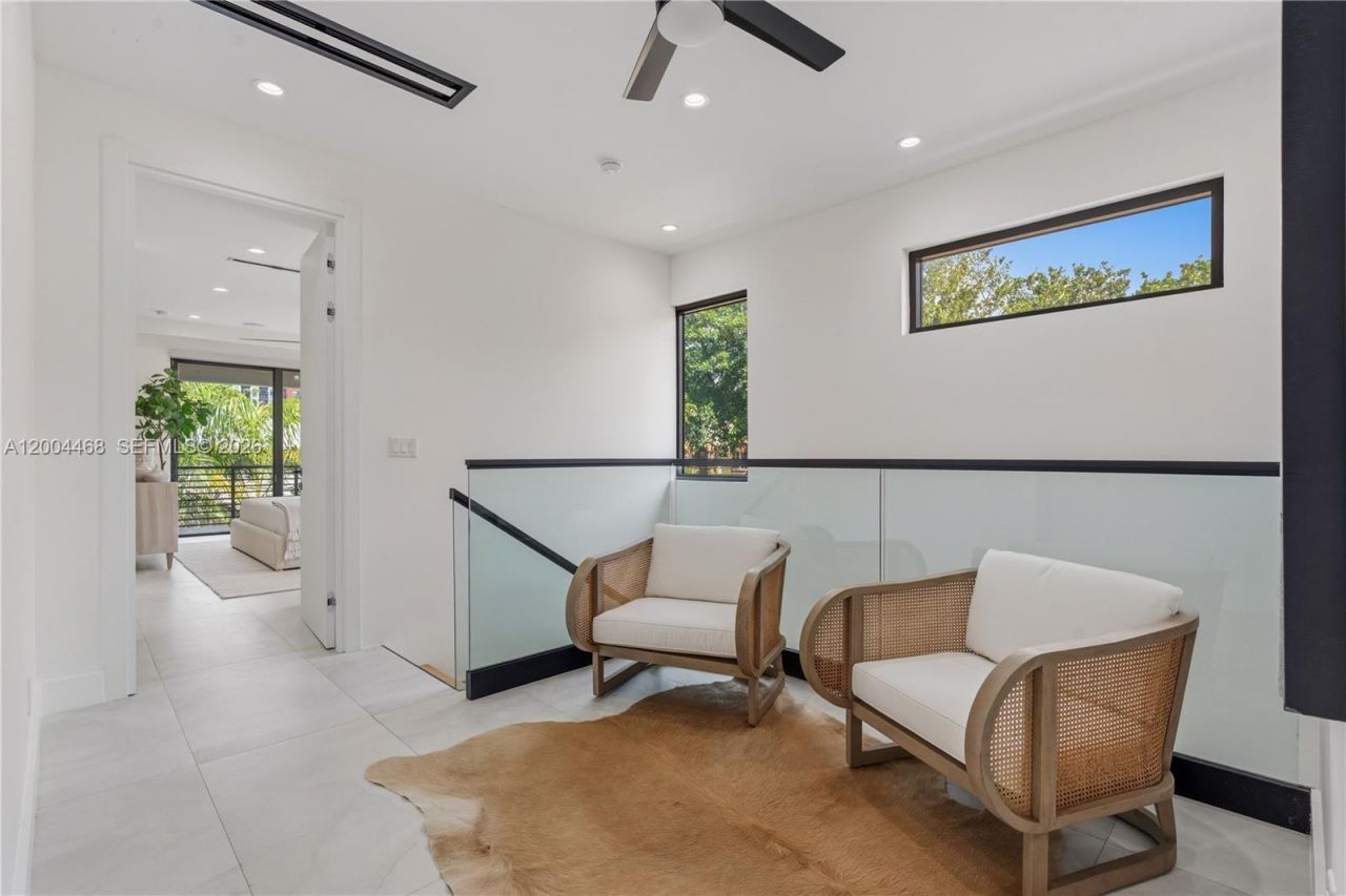 609 NE 8th Ave, Unit B, Fort Lauderdale, FL 33304 Photo