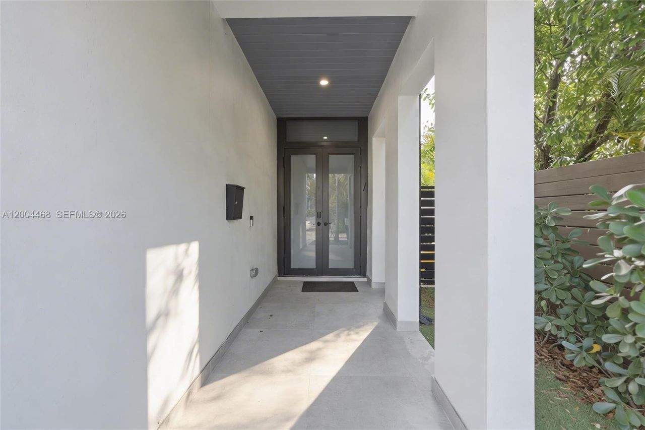 609 NE 8th Ave, Unit B, Fort Lauderdale, FL 33304 Photo