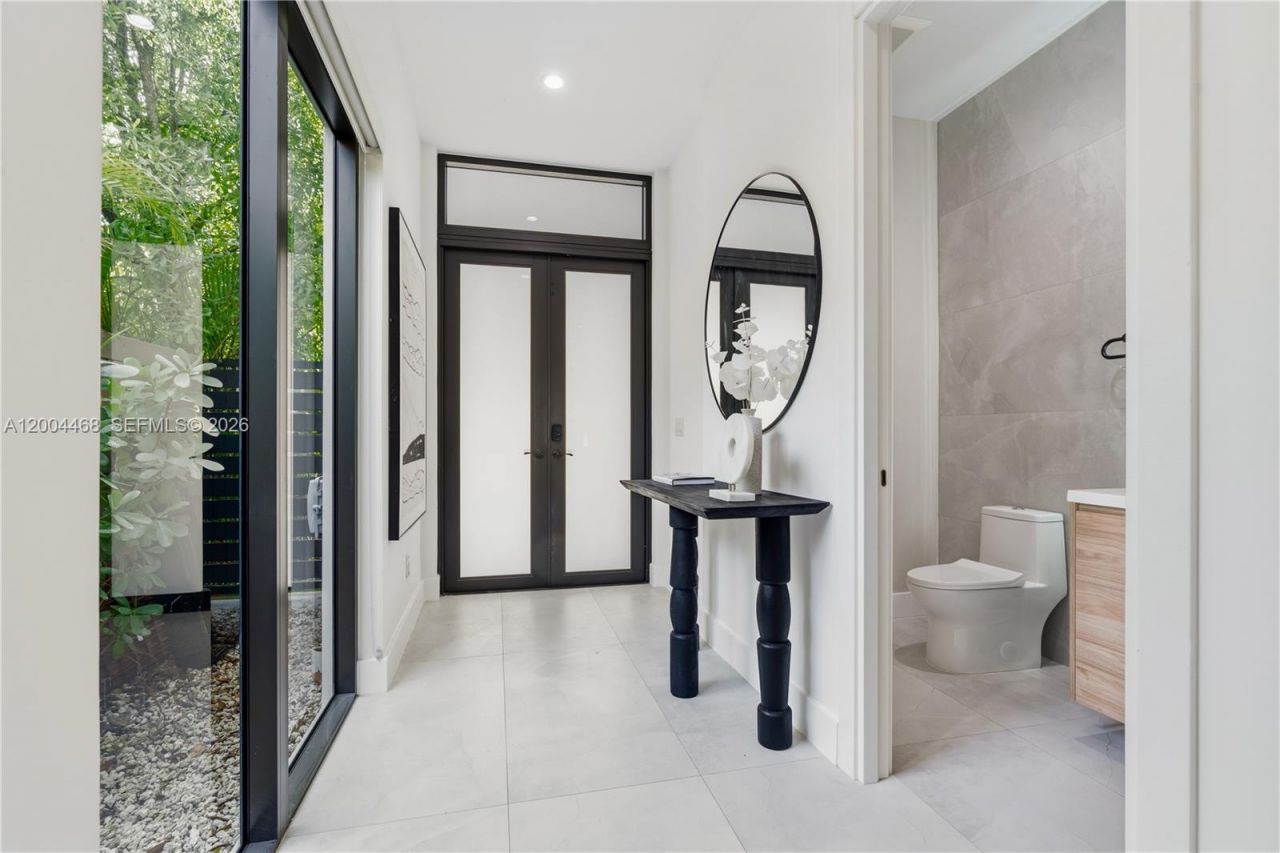 609 NE 8th Ave, Unit B, Fort Lauderdale, FL 33304 Photo